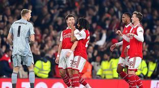 球场上翩翩 球场上翩翩